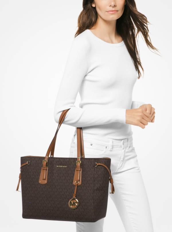 Damske Prenosná Taška Michael Kors Voyager Medium Logo Hnede - Kabelky Michael Kors Slevy | PUOFV-7236